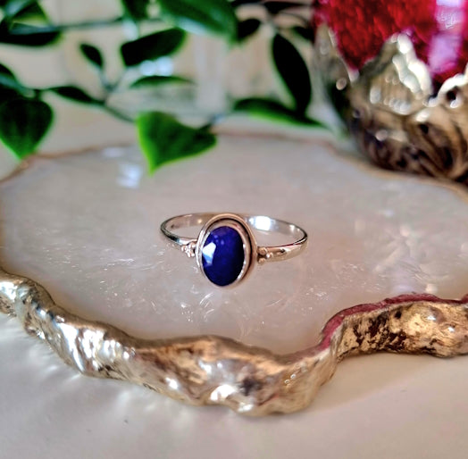 Ring med Blå Safir och Silver