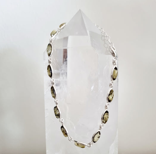 Armband av Silver och Grön Bärnsten, 18+3cm