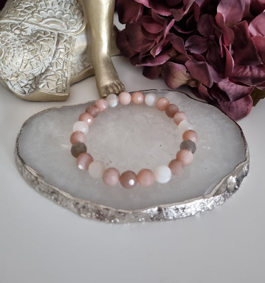 Armband Mixad Månsten fasetterad, 8mm