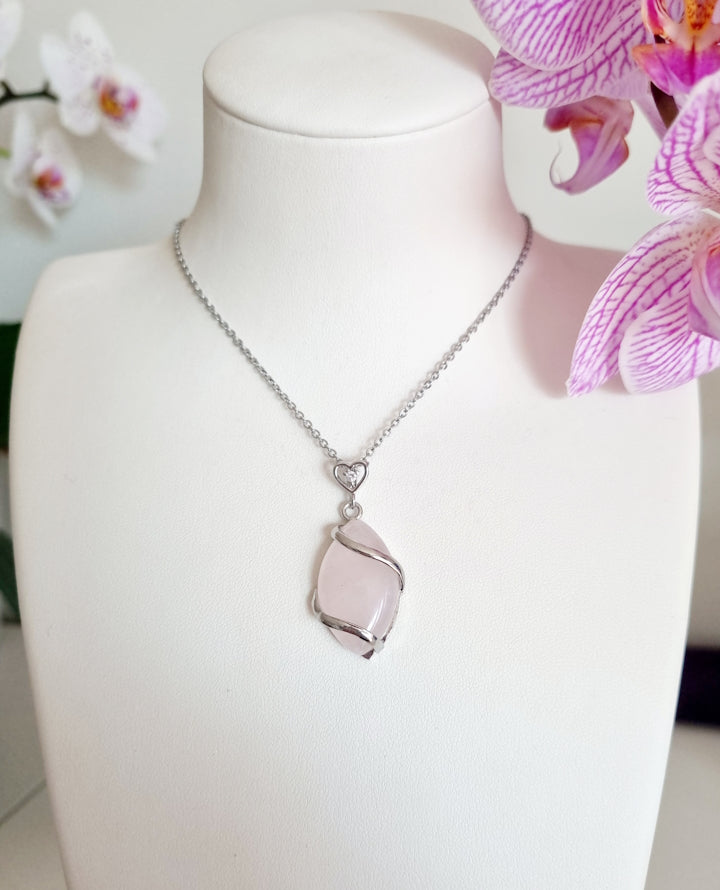 Halsband Oval Kristallhänge (flera att välja bland)