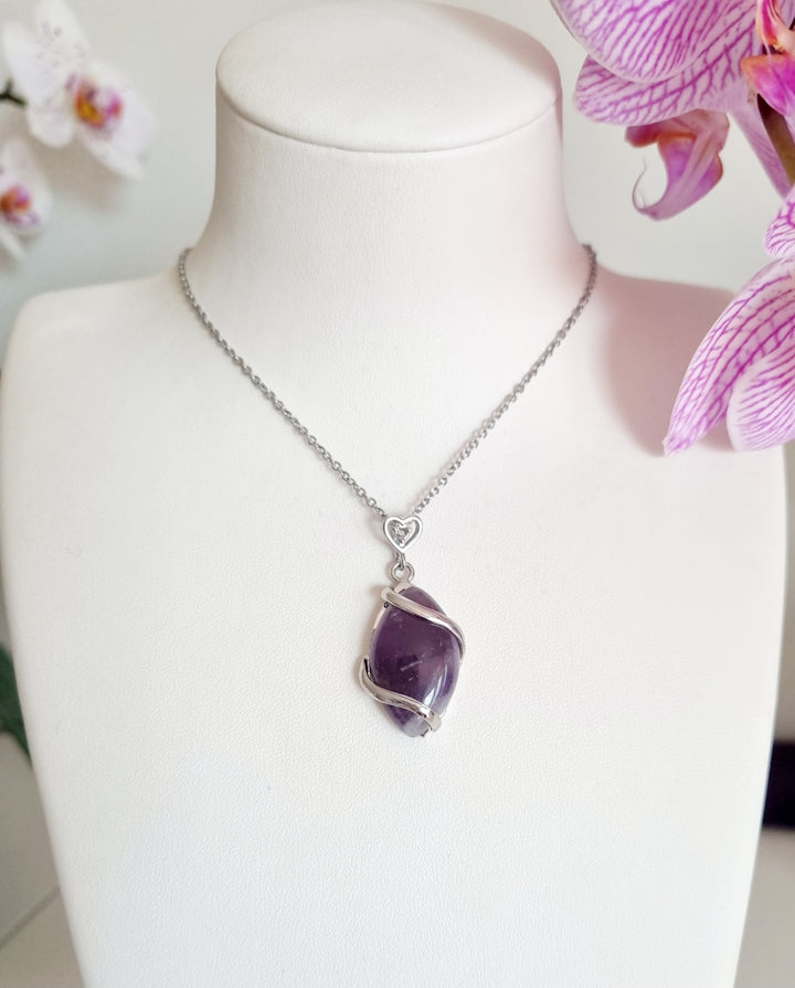Halsband Oval Kristallhänge (flera att välja bland)