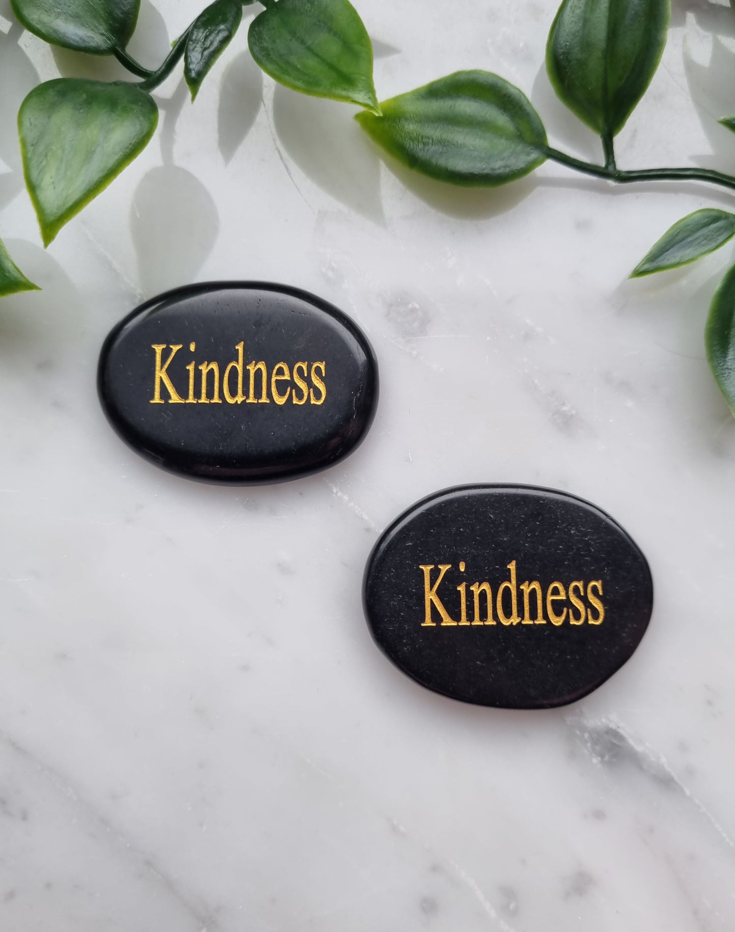 Handsten med Obsidian och "Kindness"