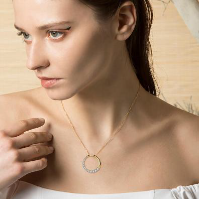 Halsband Cirkel med Moissanite, 10K eller 18K
