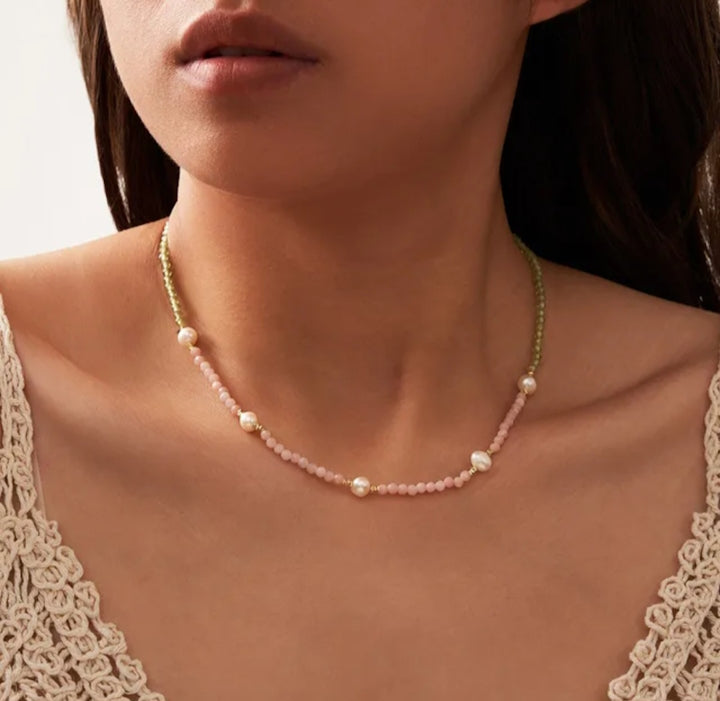 Halsband med Peridot, Rosa opal och Sötvattenpärlor